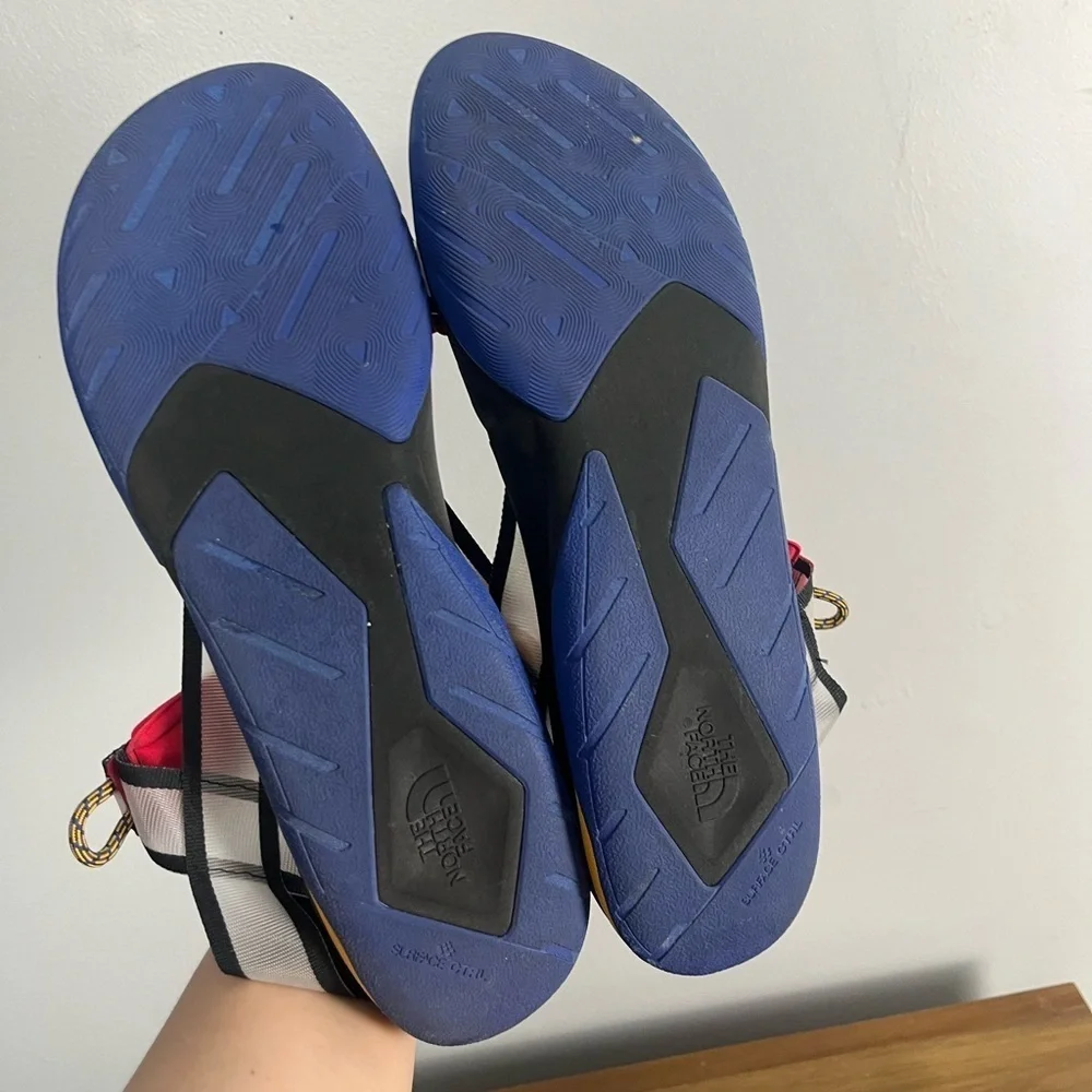 The North Face Skeena Sport Sandals men’s red blue yellow black size 13